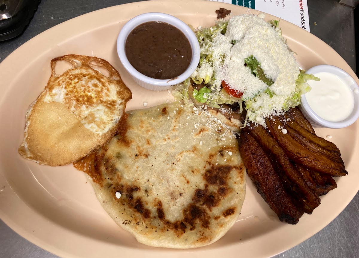 Pupusas Y Mas